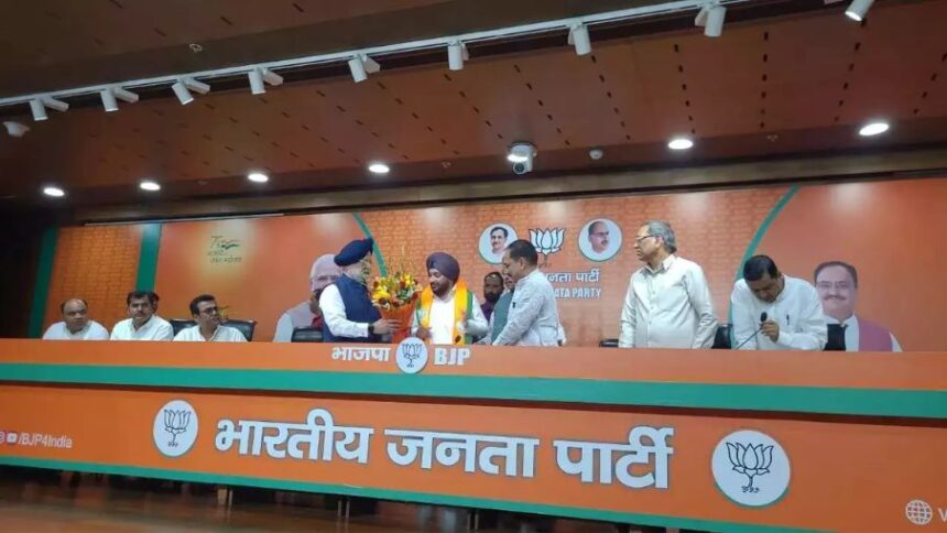 Arvinder Singh Lovely joins BJP