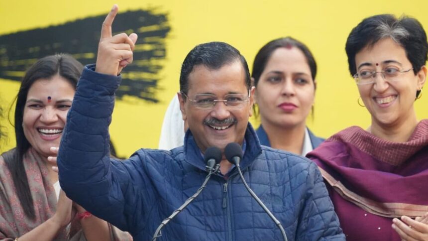 Delhi News: दिल्ली में 'AAP' का विजय रथ: केजरीवाल के प्लान से बीजेपी-कांग्रेस चिंतित