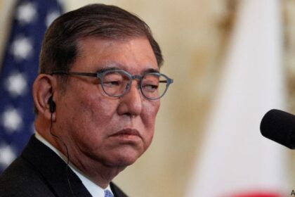 Shigeru Ishiba resigns